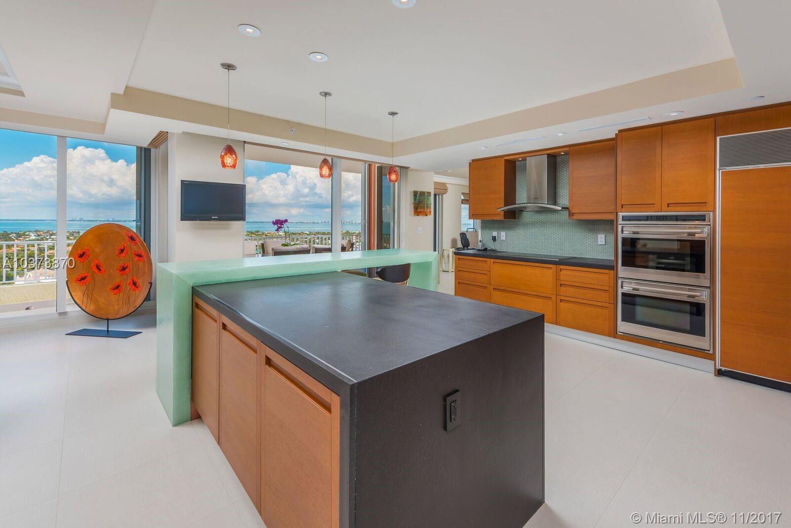 CLUB TOWER TWO CONDO - Residential