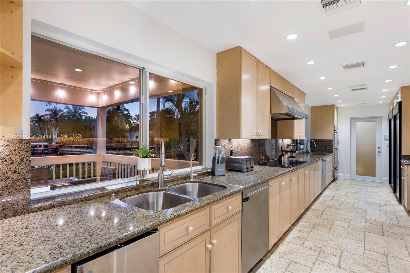 HOLLYWOOD GOLF ESTATES SE - Residential