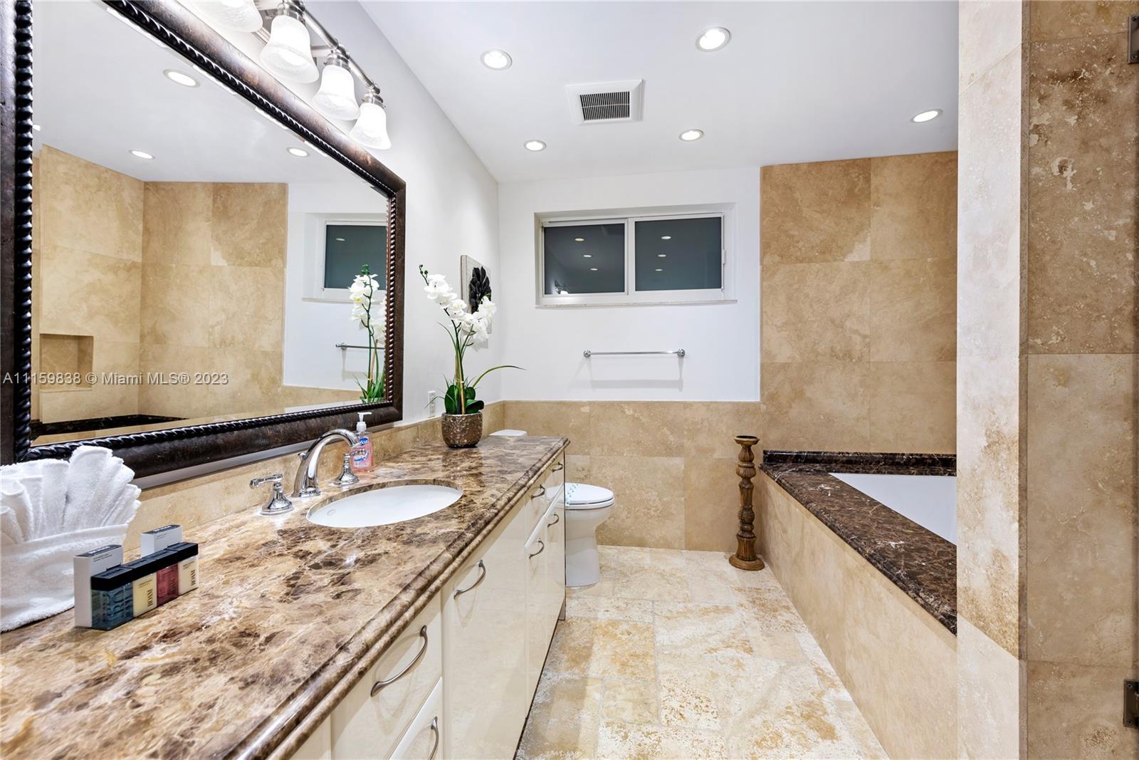 HOLLYWOOD GOLF ESTATES SE - Residential