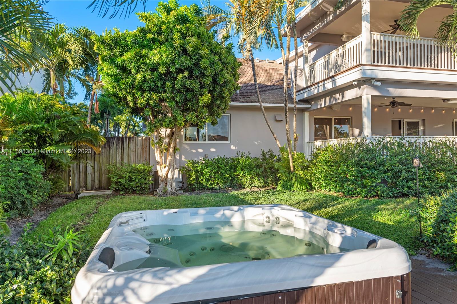 HOLLYWOOD GOLF ESTATES SE - Residential