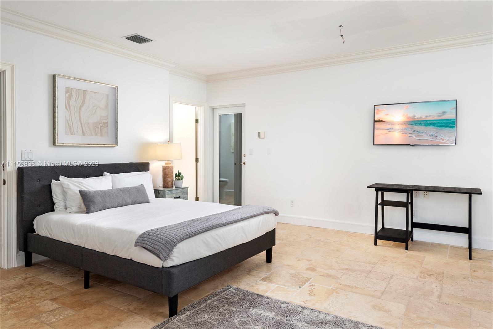 HOLLYWOOD GOLF ESTATES SE - Residential