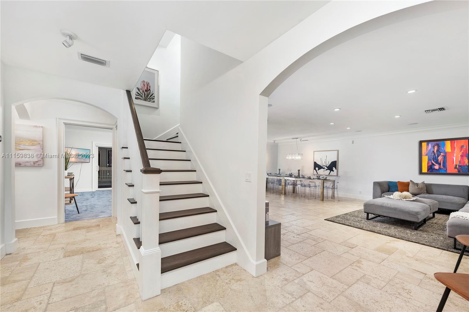 HOLLYWOOD GOLF ESTATES SE - Residential