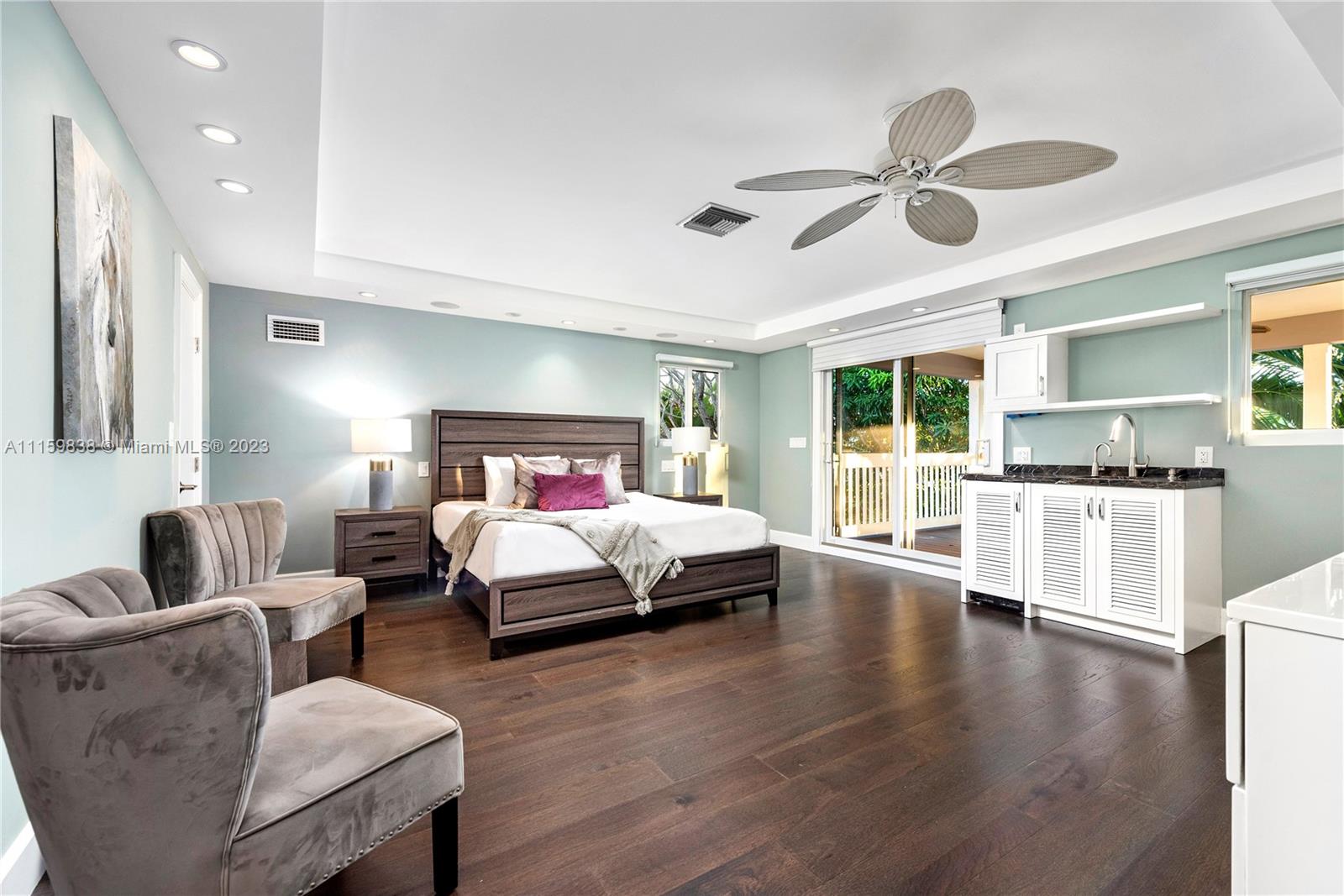 HOLLYWOOD GOLF ESTATES SE - Residential