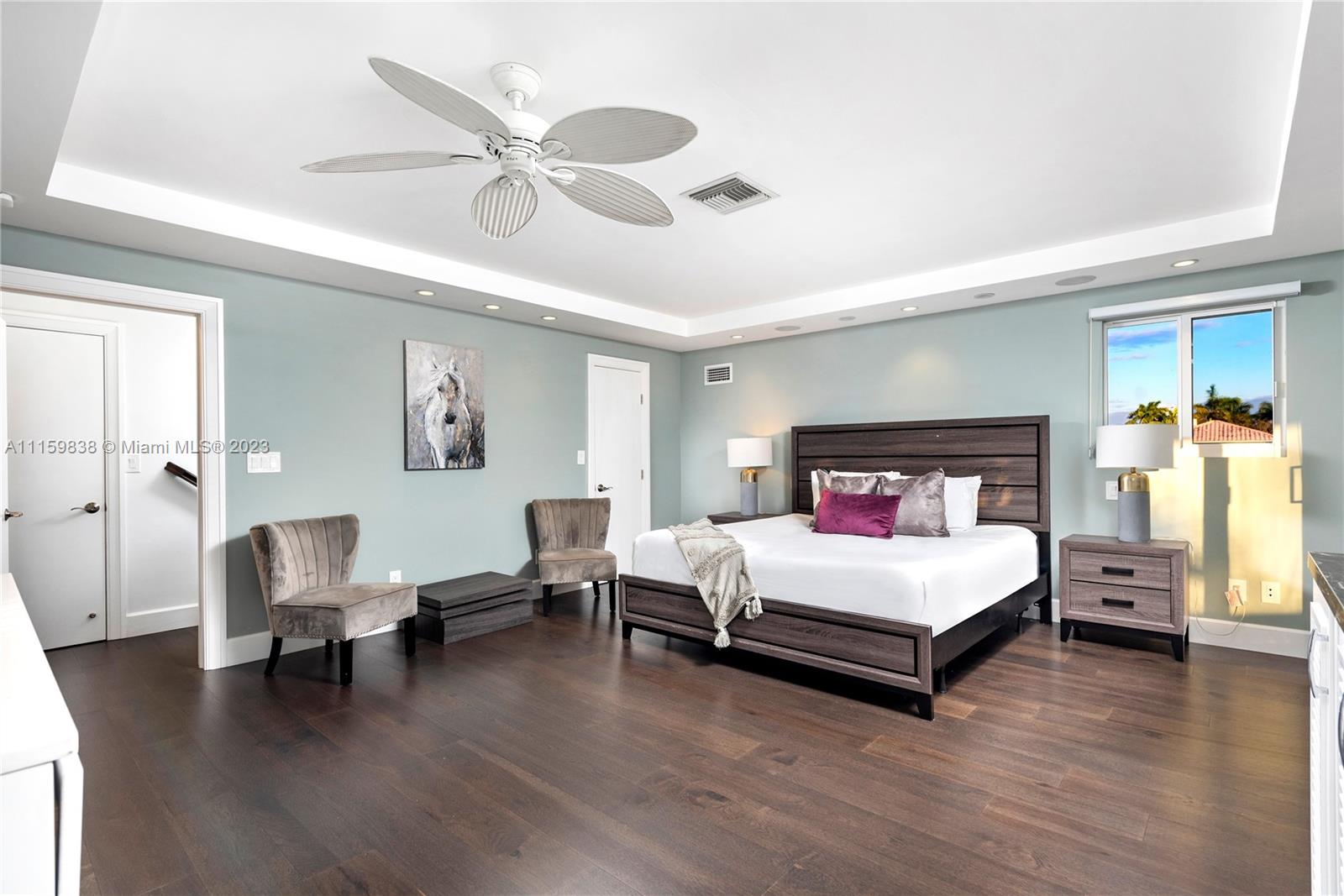 HOLLYWOOD GOLF ESTATES SE - Residential