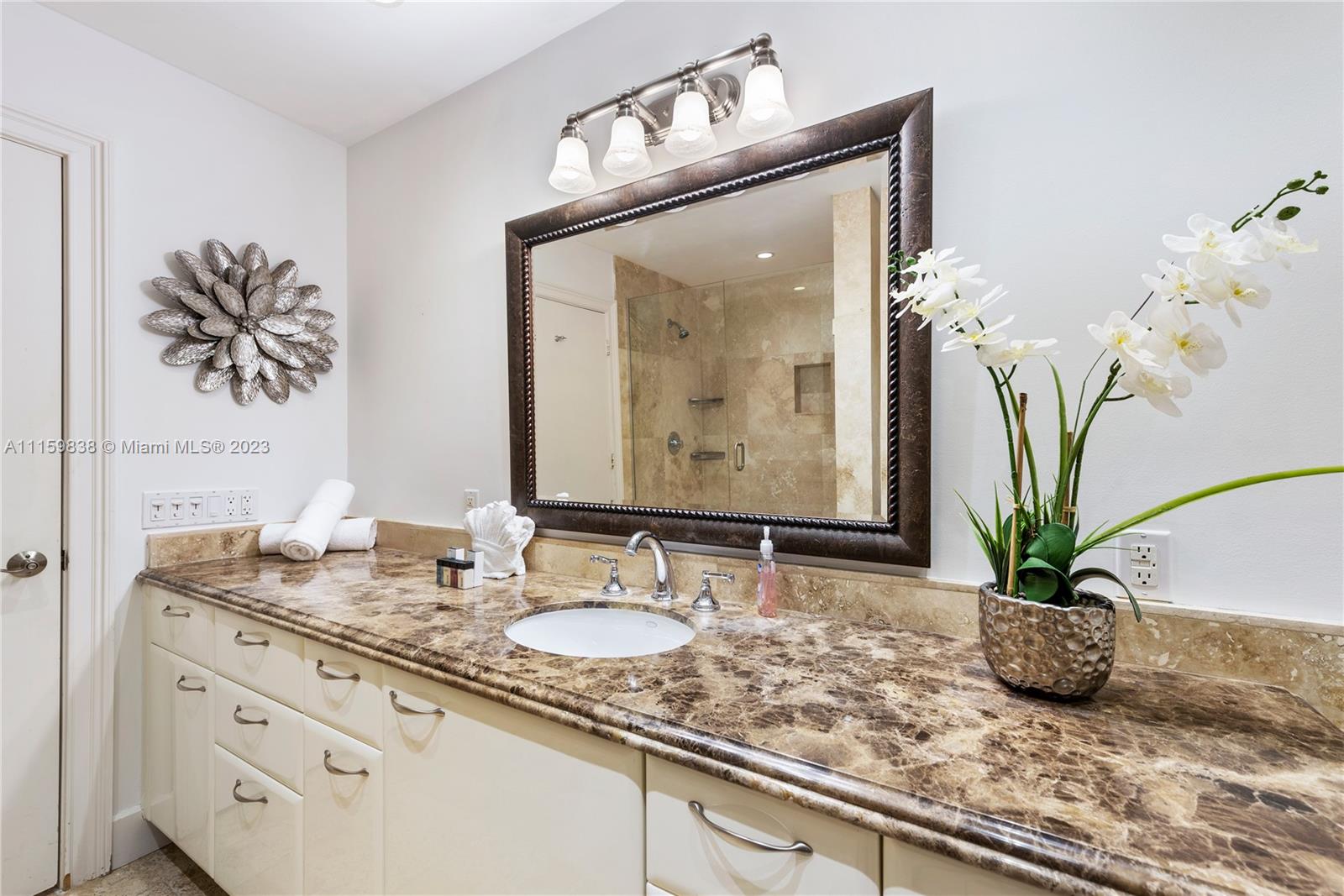 HOLLYWOOD GOLF ESTATES SE - Residential