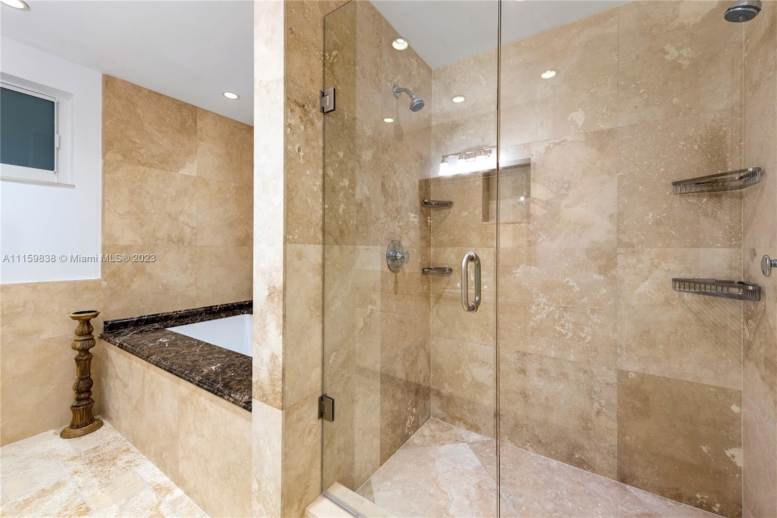 HOLLYWOOD GOLF ESTATES SE - Residential