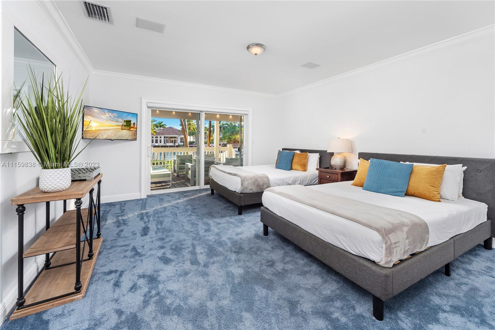 HOLLYWOOD GOLF ESTATES SE - Residential