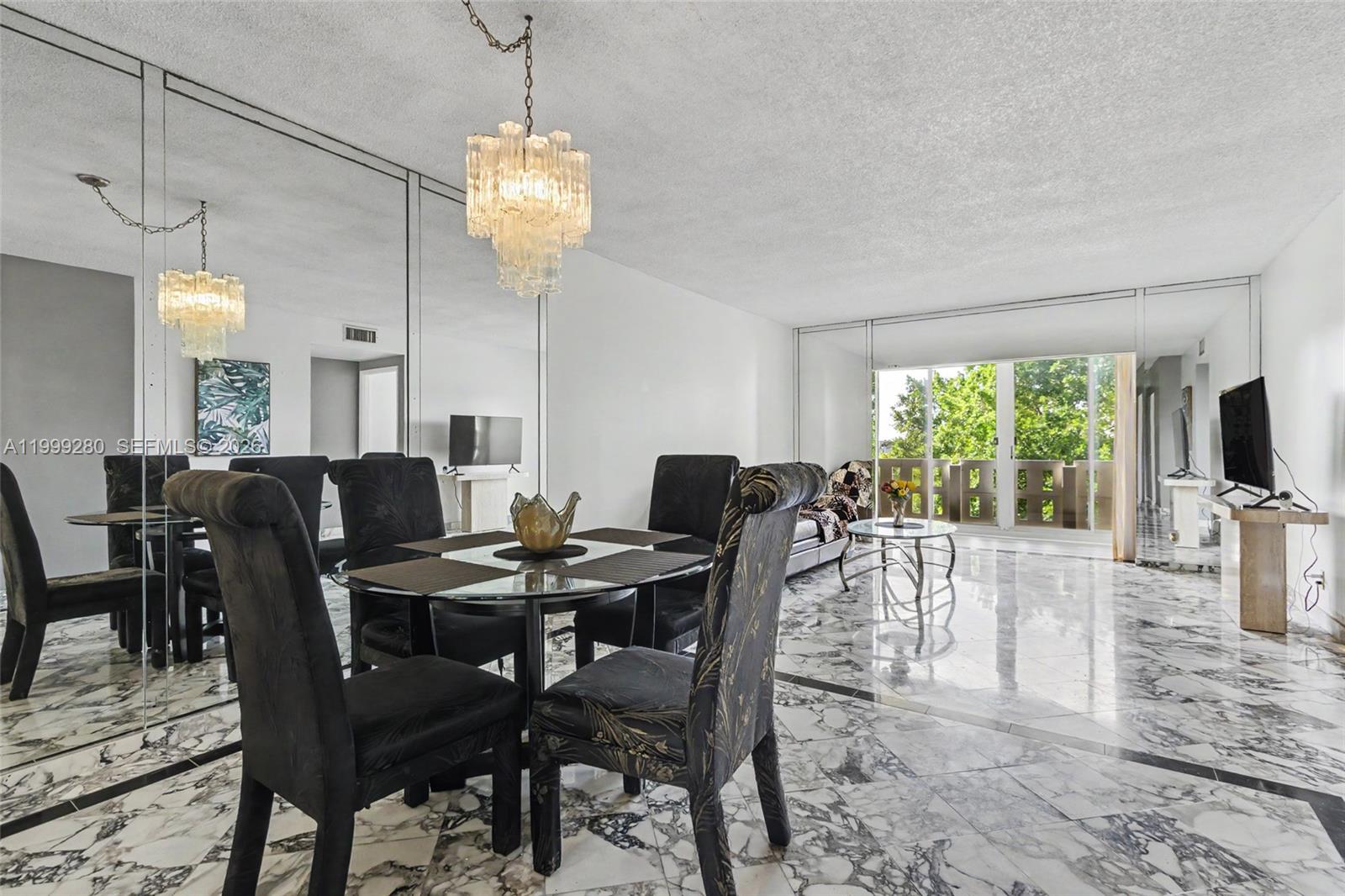 4330 Hillcrest Dr 405