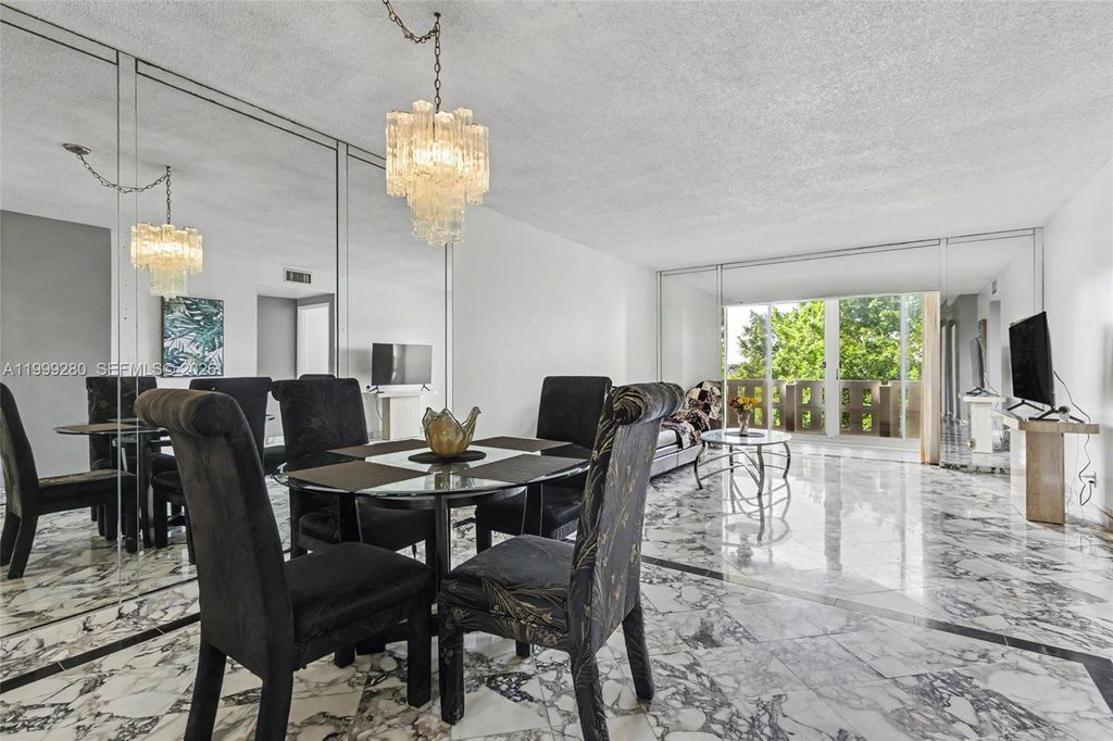 Photo of 4330 Hillcrest Dr #405, Hollywood, FL 33021 (MLS # A11999280)