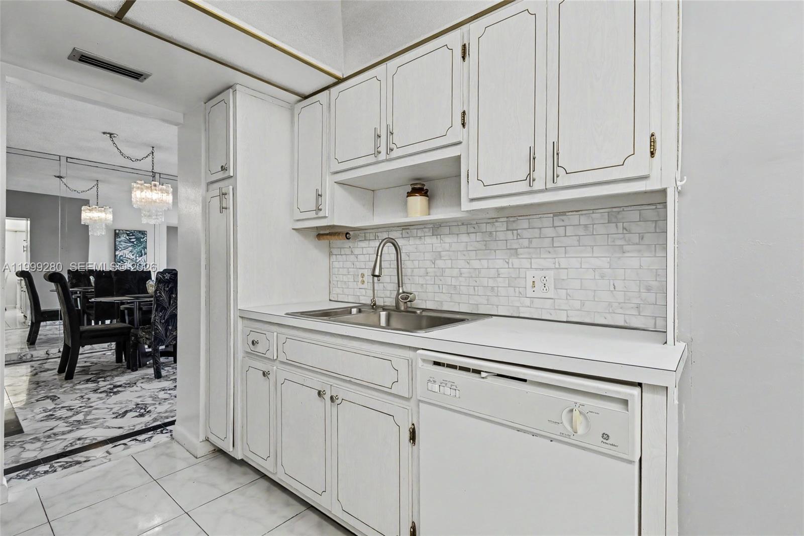 HILLCREST EAST NO 23 COND - Residential