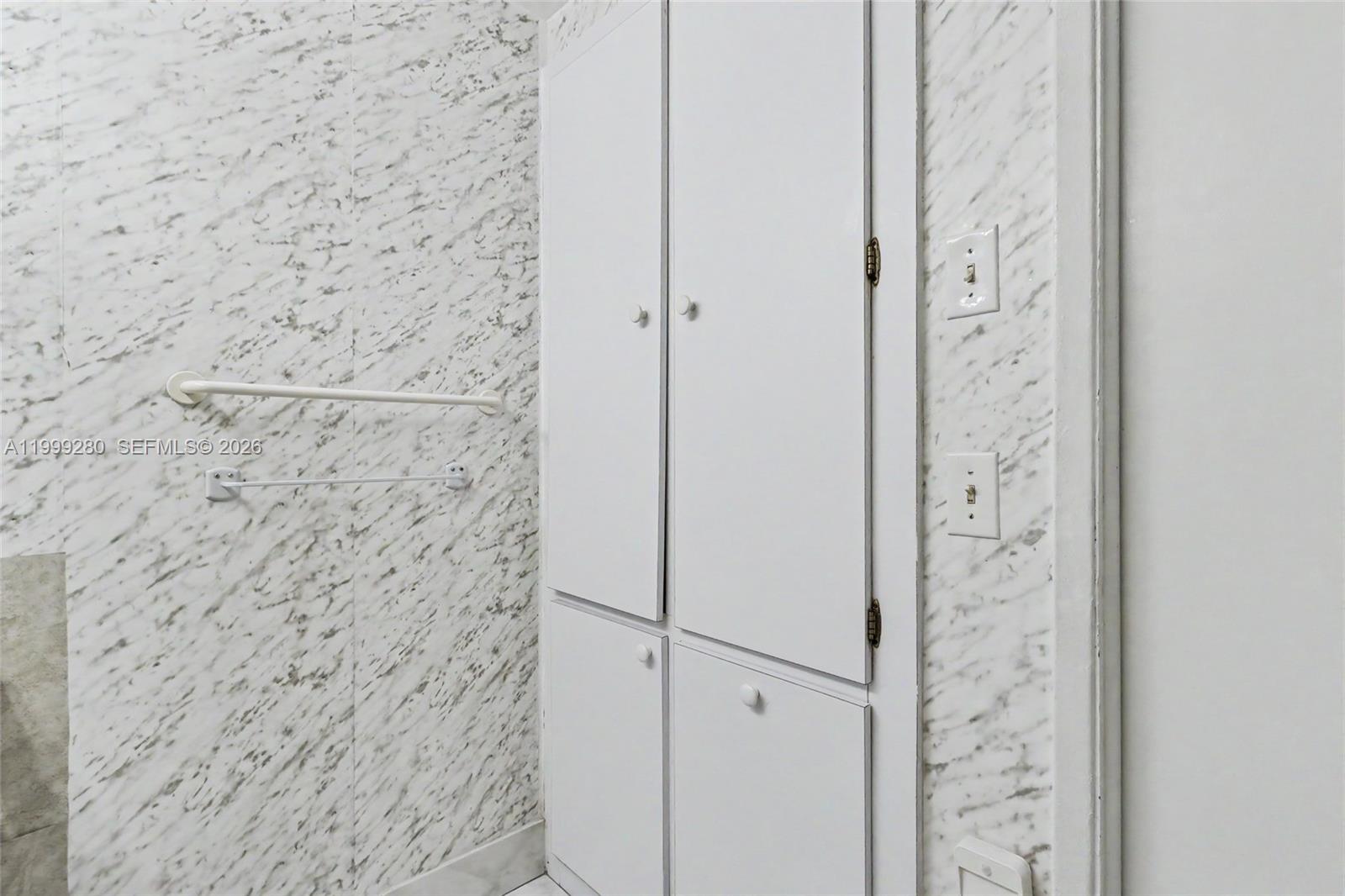 HILLCREST EAST NO 23 COND - Residential