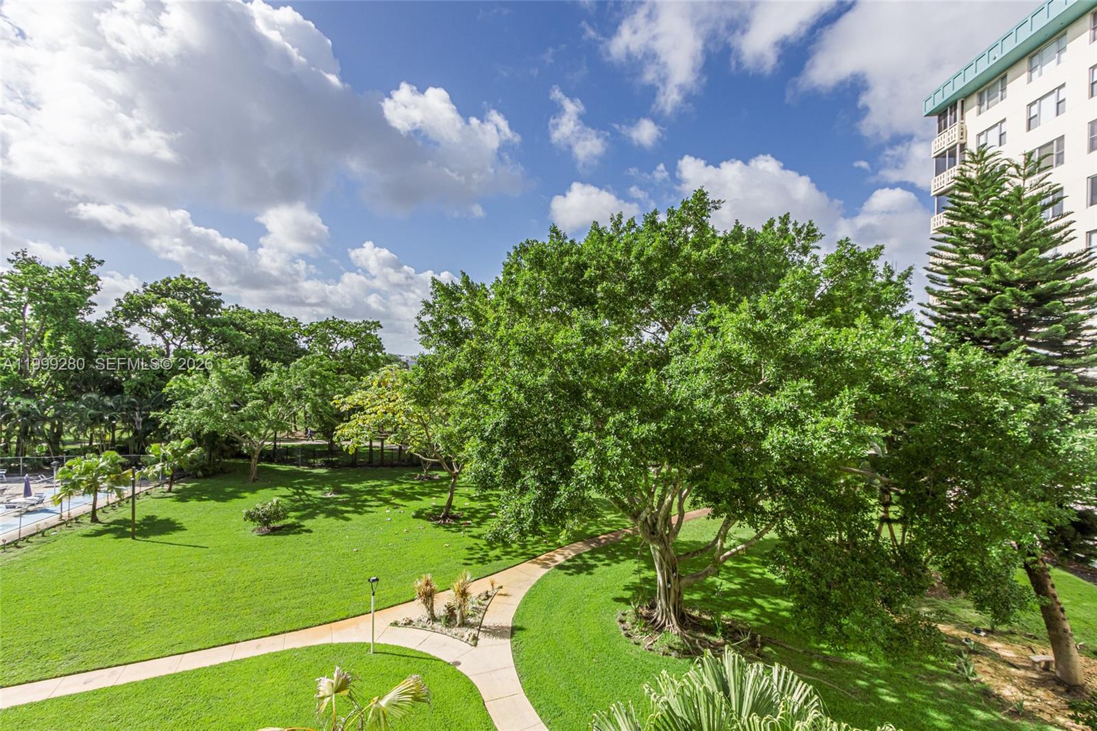 HILLCREST EAST NO 23 COND - Residential