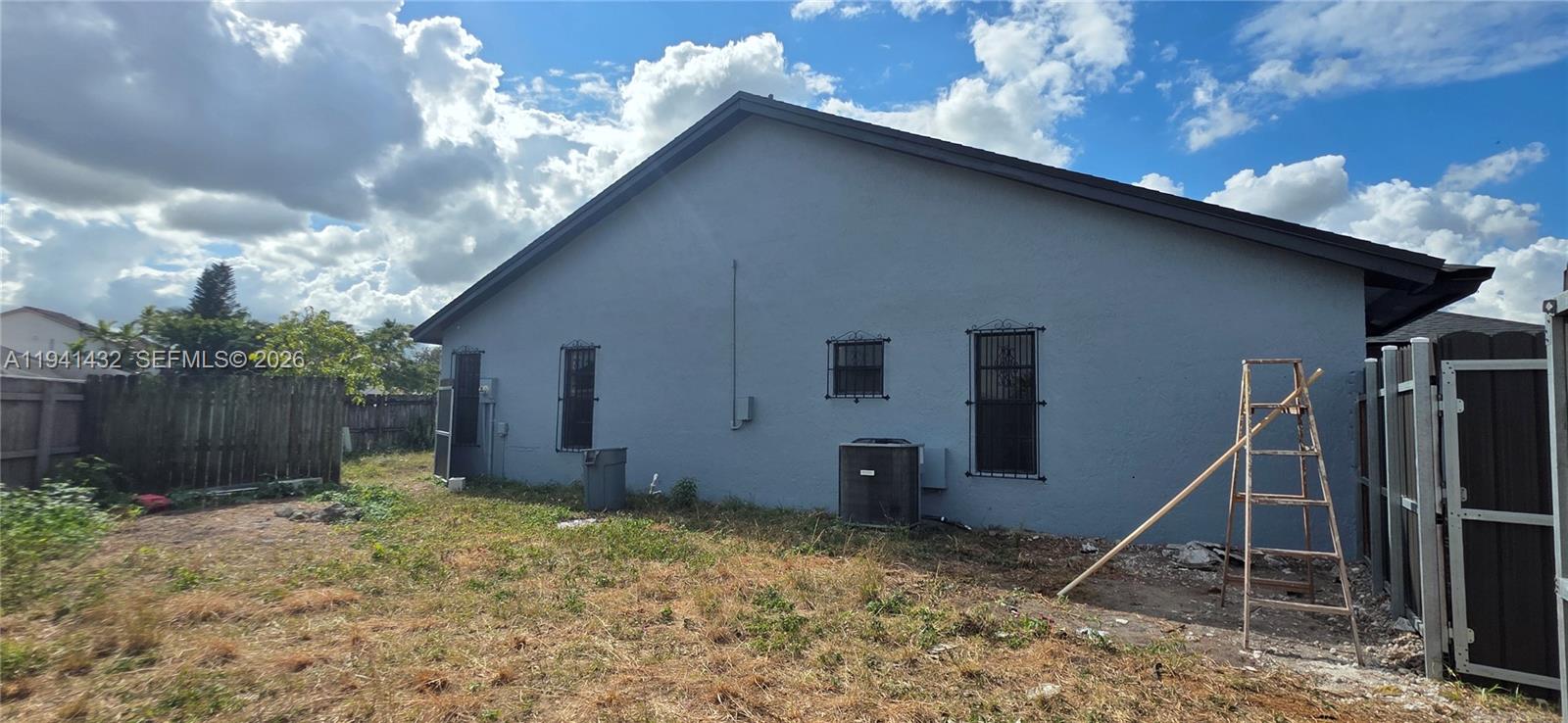 WESTWIND LAKES SEC 5 - Residential Lease