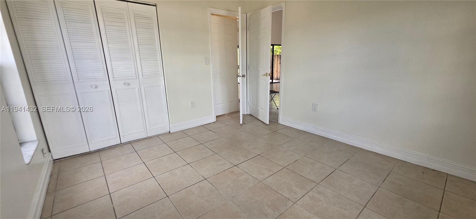 WESTWIND LAKES SEC 5 - Residential Lease