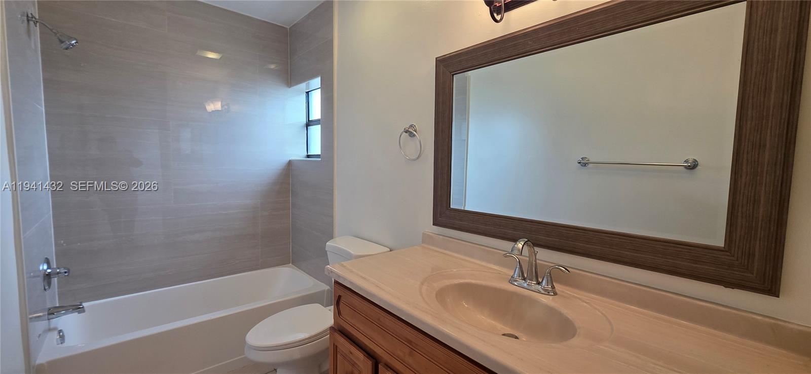 WESTWIND LAKES SEC 5 - Residential Lease