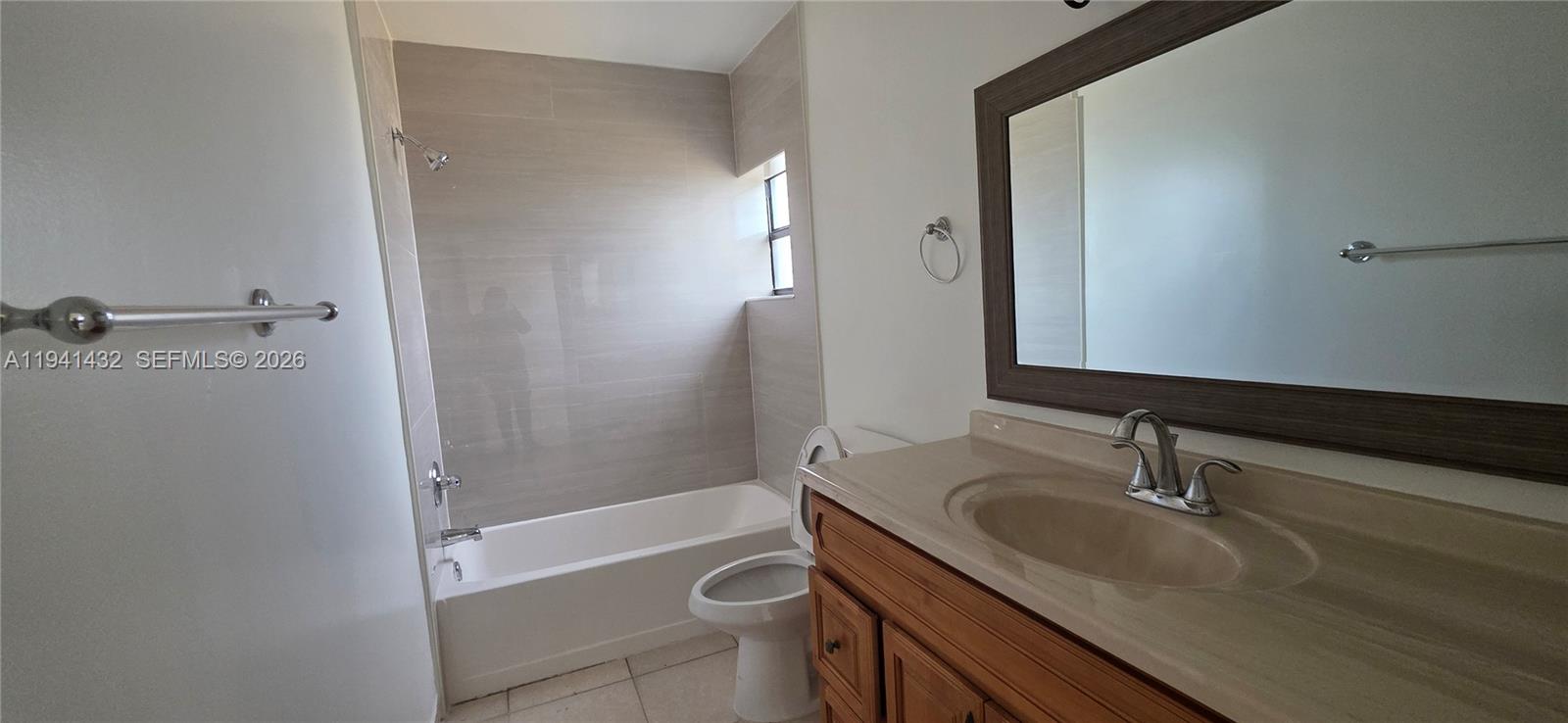 WESTWIND LAKES SEC 5 - Residential Lease