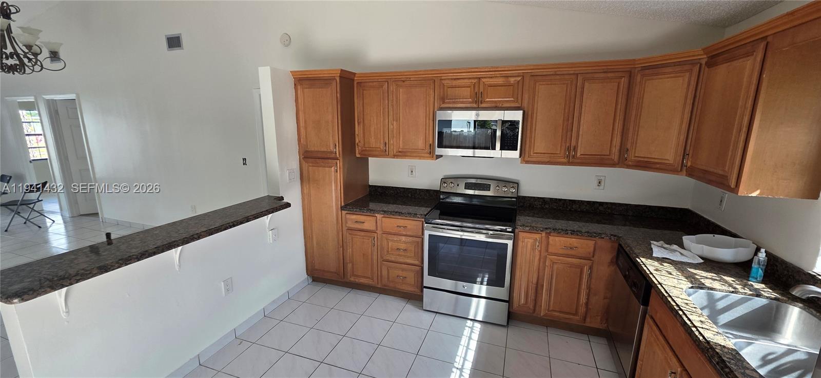 WESTWIND LAKES SEC 5 - Residential Lease