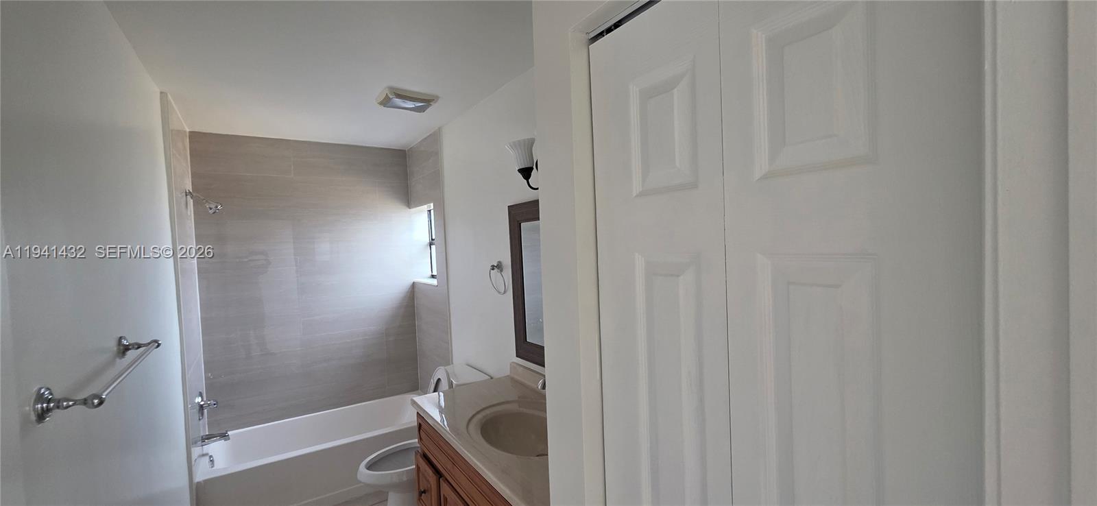 WESTWIND LAKES SEC 5 - Residential Lease