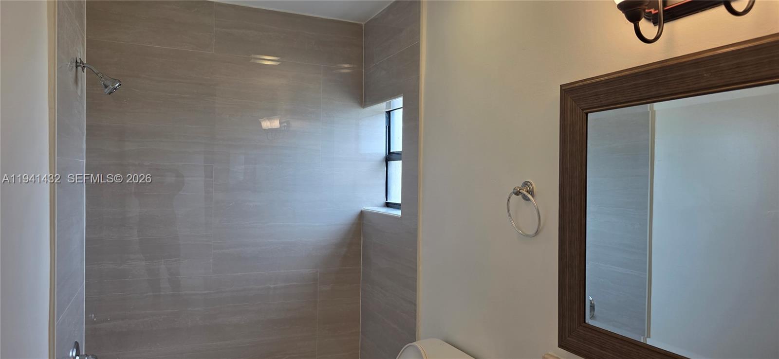 WESTWIND LAKES SEC 5 - Residential Lease