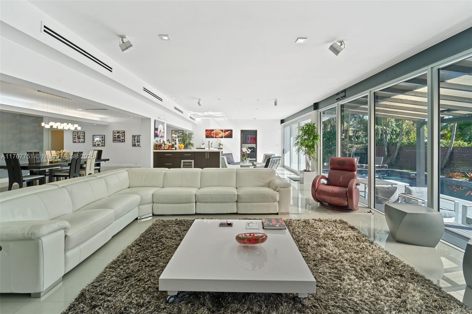 BAY HEIGHTS - Residential Lease