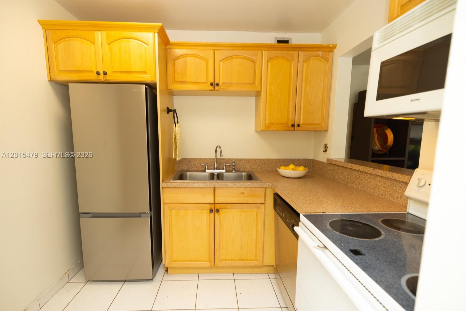 KENDALL ACRES CONDO BLDG - Residential Lease