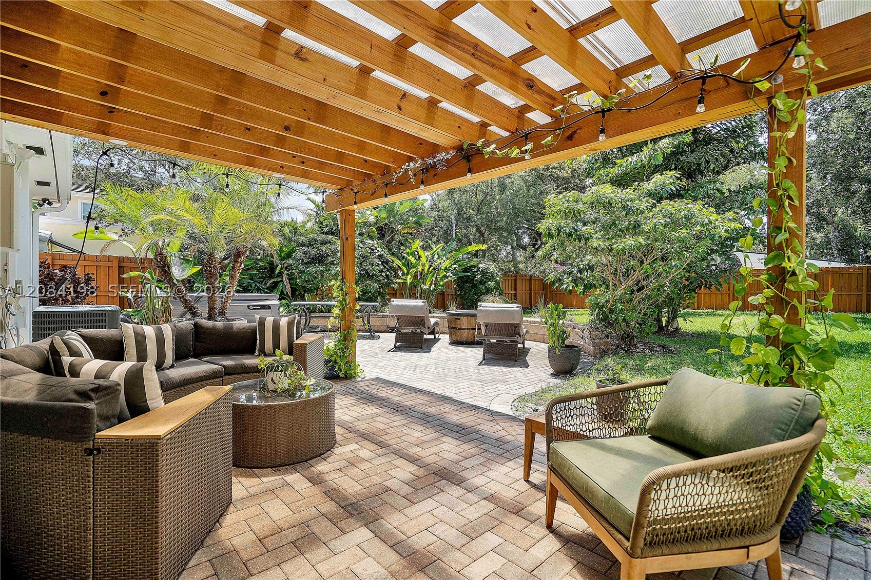 705 SW 8th Ave