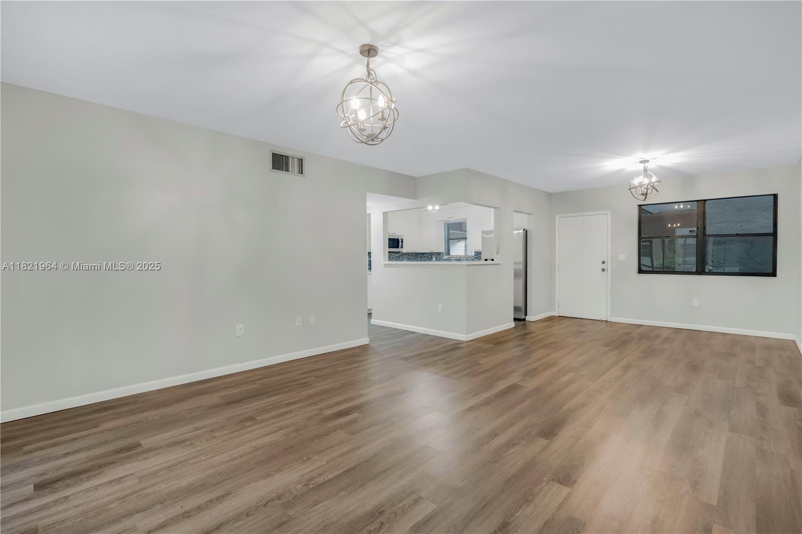 SUMMERTREE VILG CALIF CL - Residential