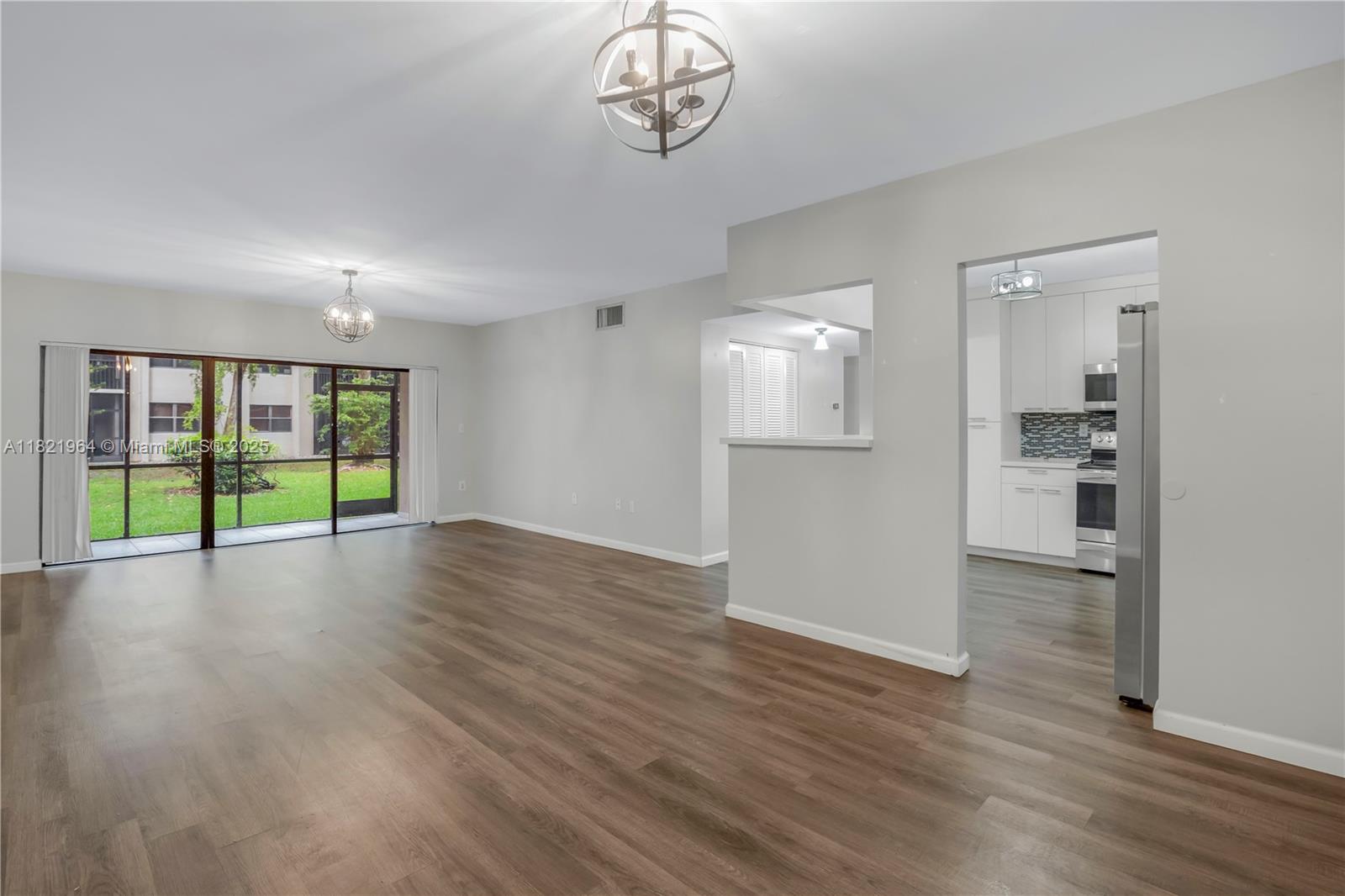SUMMERTREE VILG CALIF CL - Residential