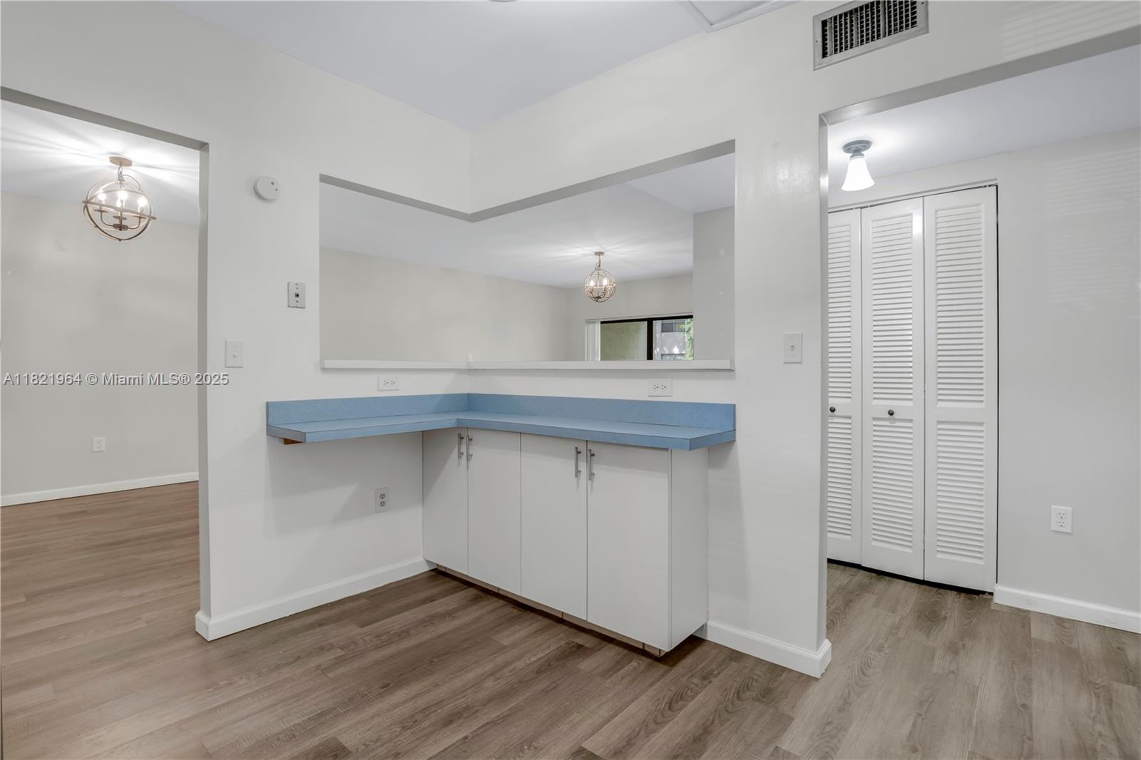SUMMERTREE VILG CALIF CL - Residential