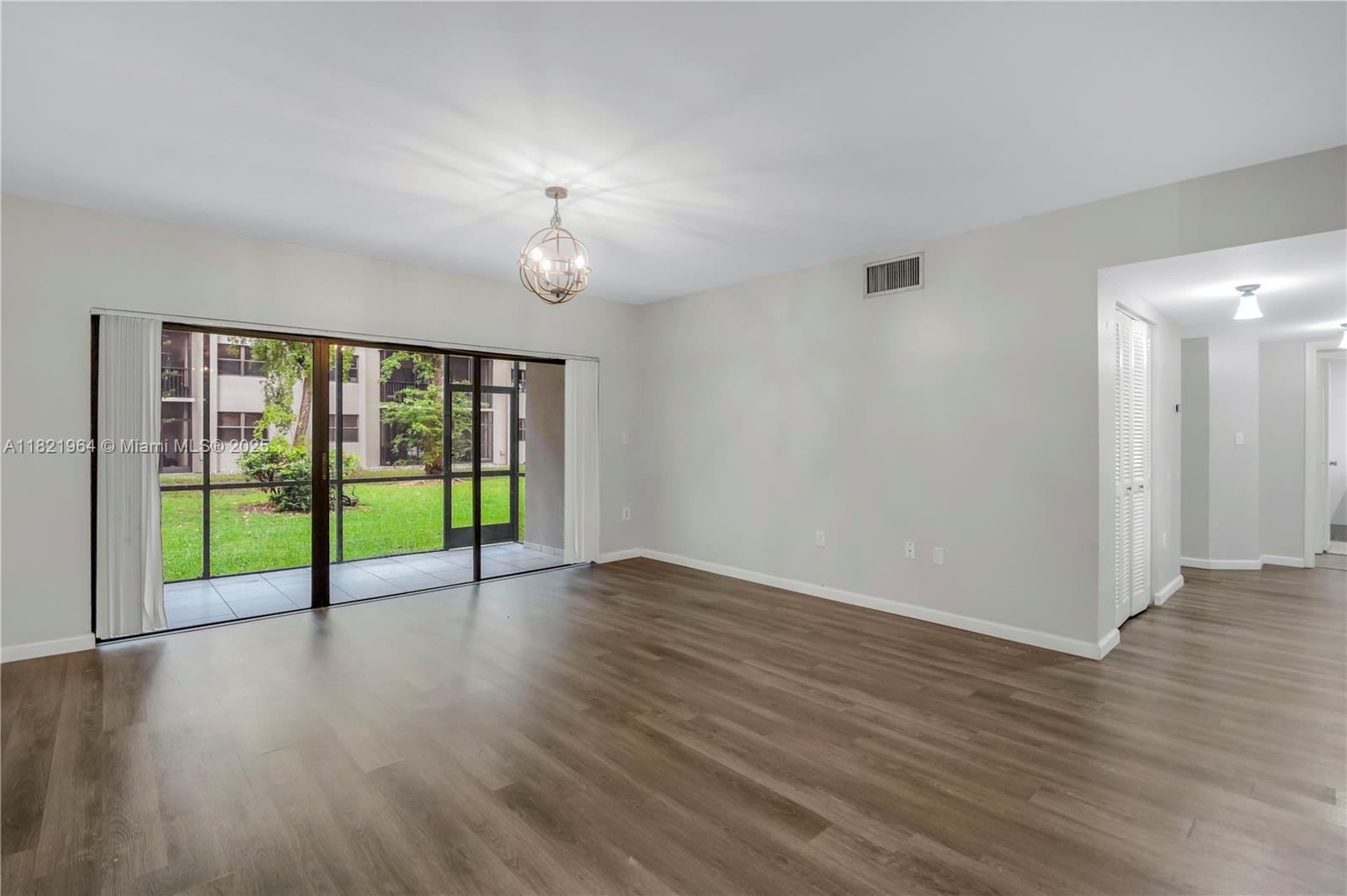 SUMMERTREE VILG CALIF CL - Residential