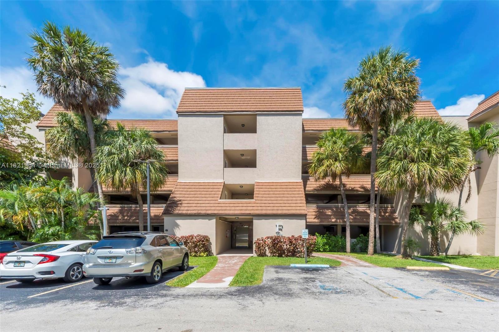 Property for Sale at 511 Ives Dairy Rd 104-6, Miami, Broward County, Florida - Bedrooms: 2 
Bathrooms: 2  - $260,000