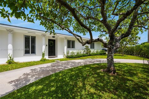Photo of 4730 SW 89th Ave, Miami, FL 33165 (MLS # A12027018)