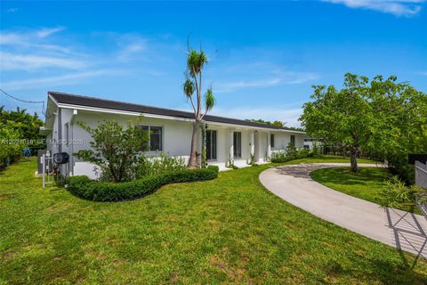 Tiny photo for 4730 SW 89th Ave, Miami, FL 33165 (MLS # A12027018)