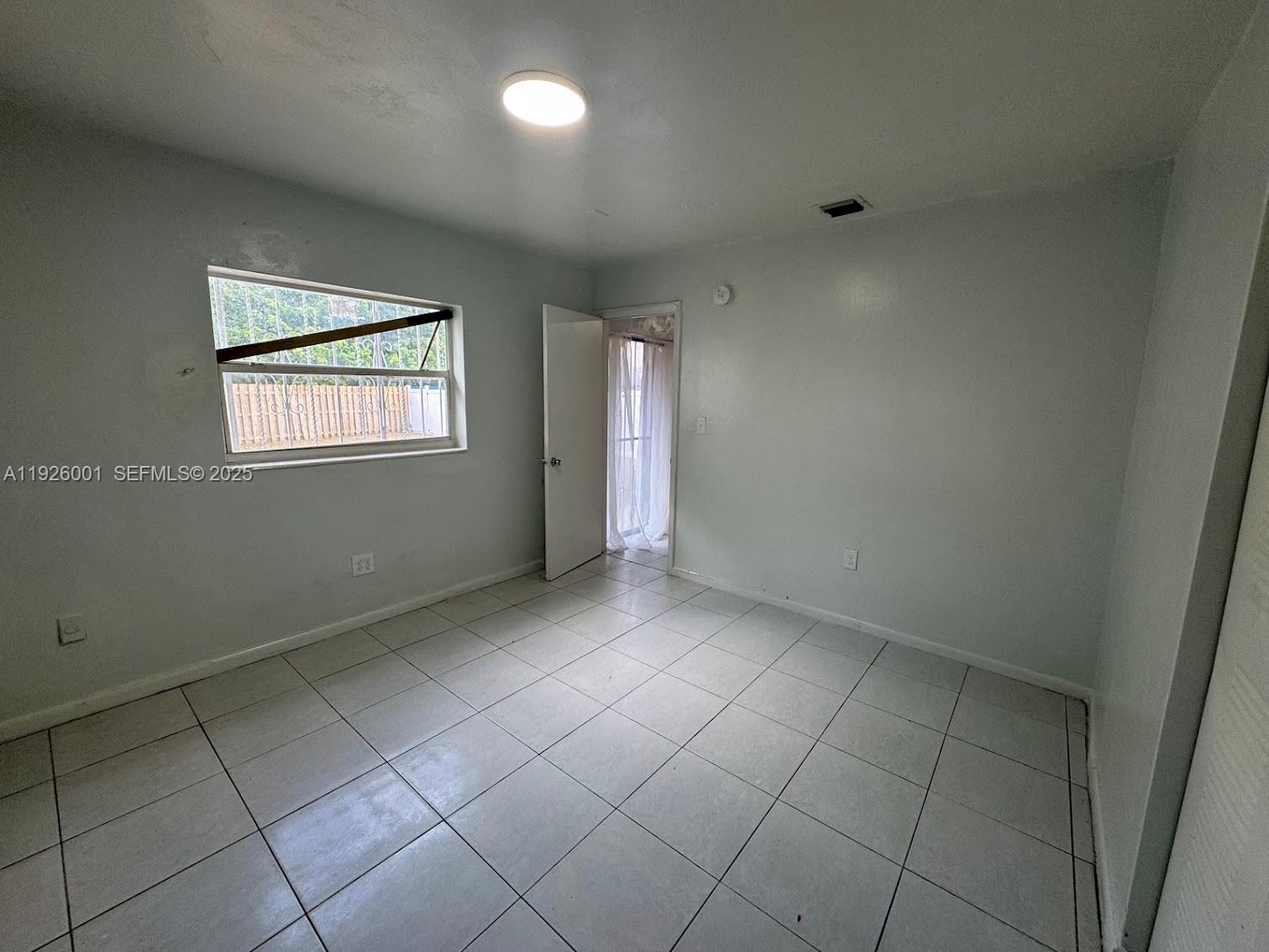 LESLIE ESTATES SEC 2 - Residential Lease