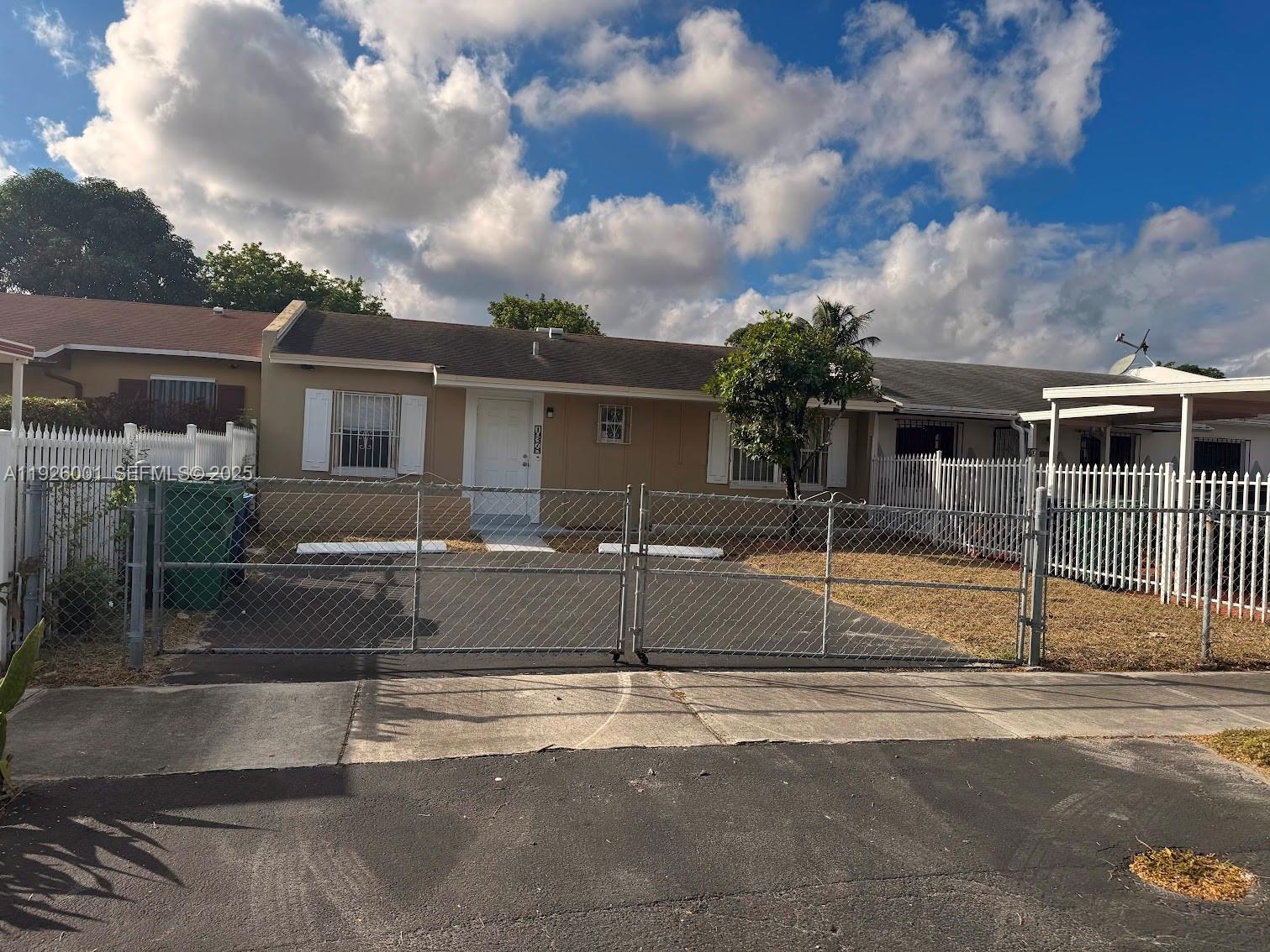 LESLIE ESTATES SEC 2 - Residential Lease