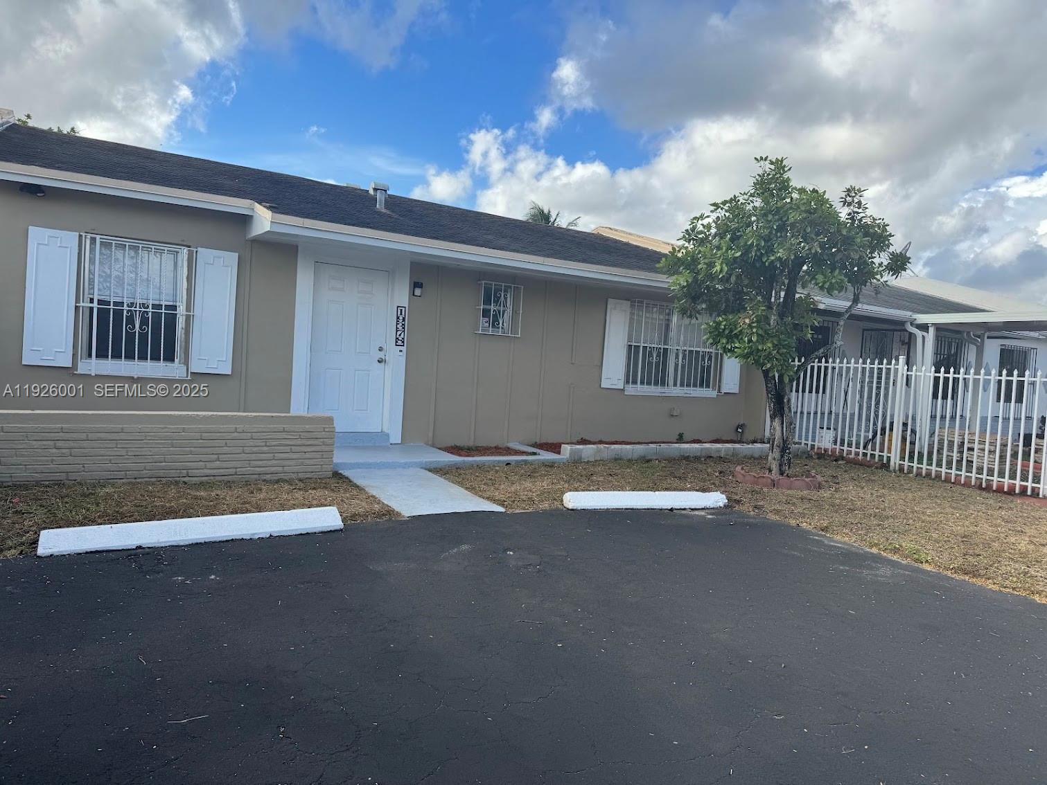 LESLIE ESTATES SEC 2 - Residential Lease