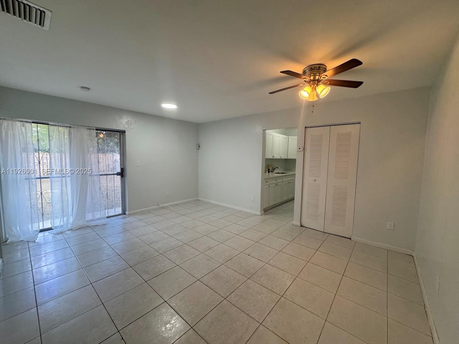 LESLIE ESTATES SEC 2 - Residential Lease