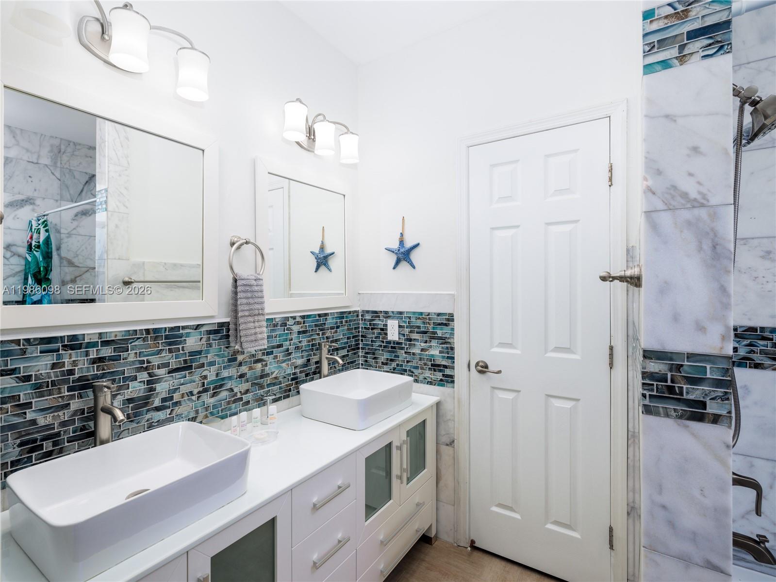 Country Club (Sombrero Blv - Residential