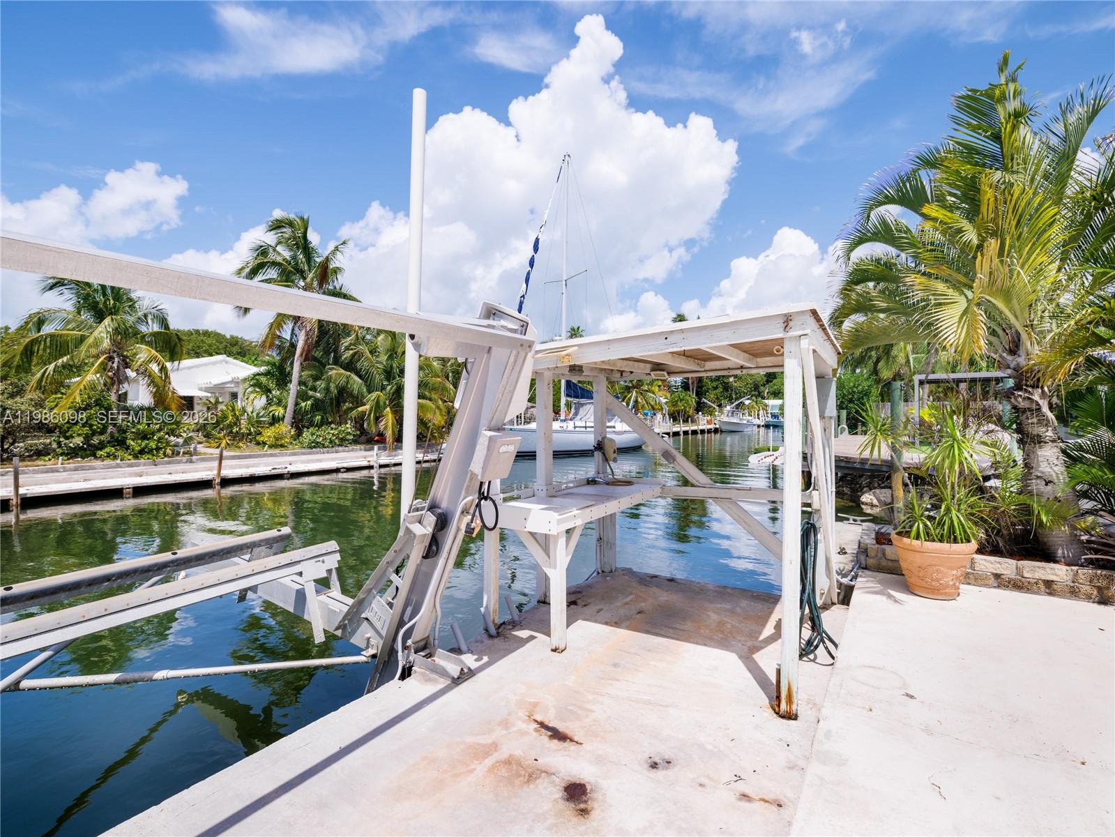 Country Club (Sombrero Blv - Residential