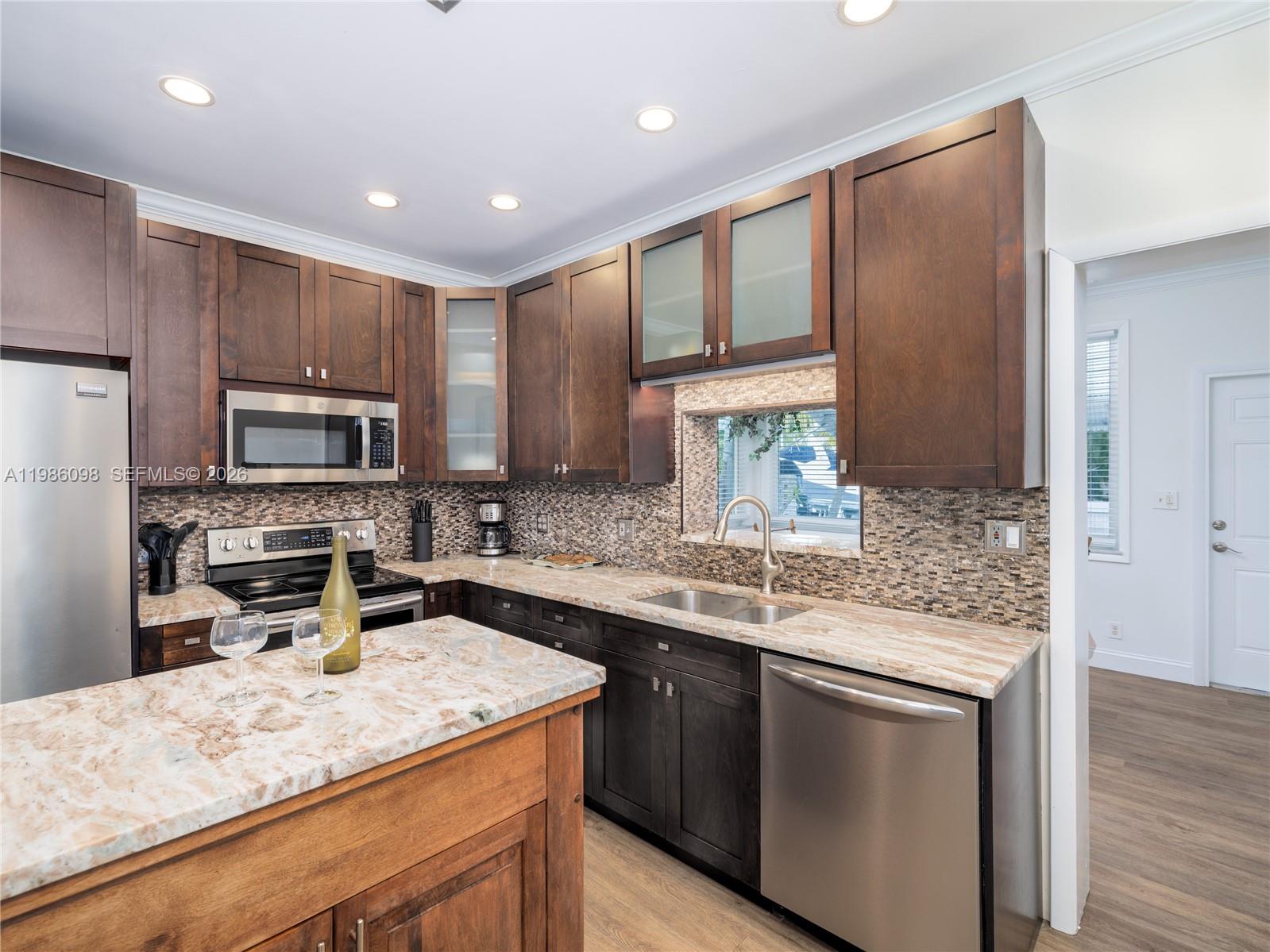 Country Club (Sombrero Blv - Residential