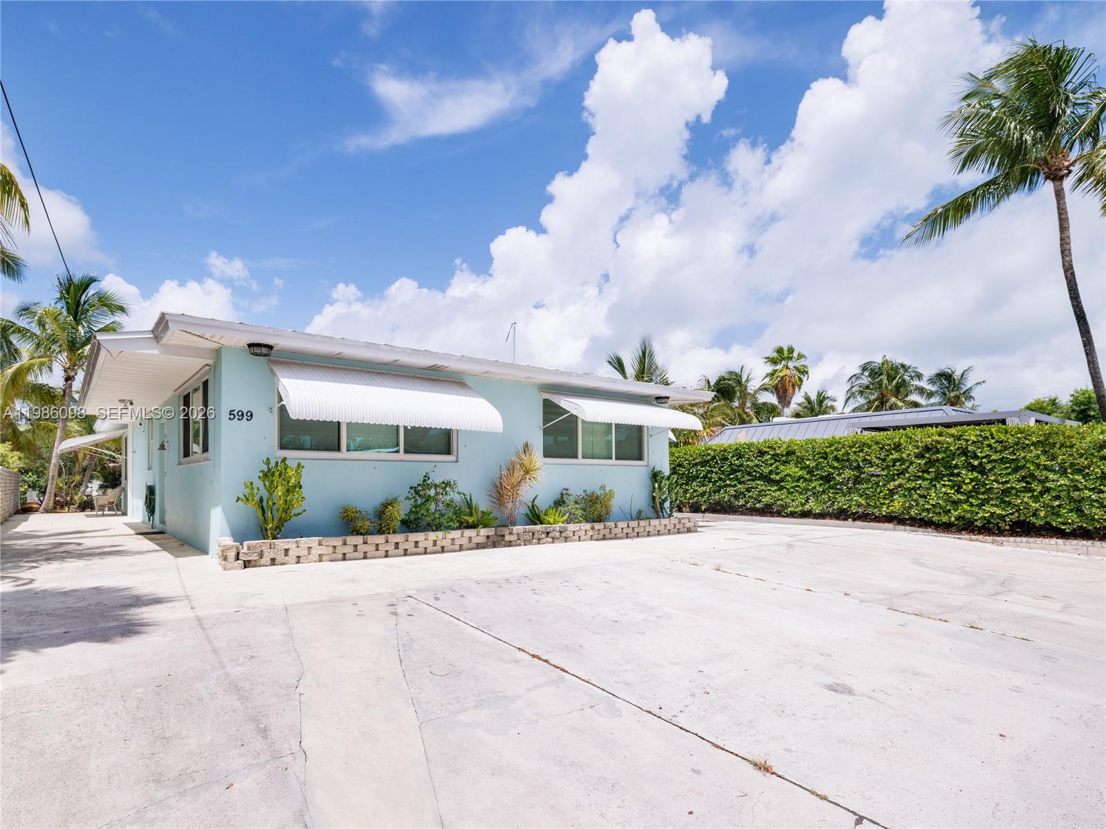 Country Club (Sombrero Blv - Residential