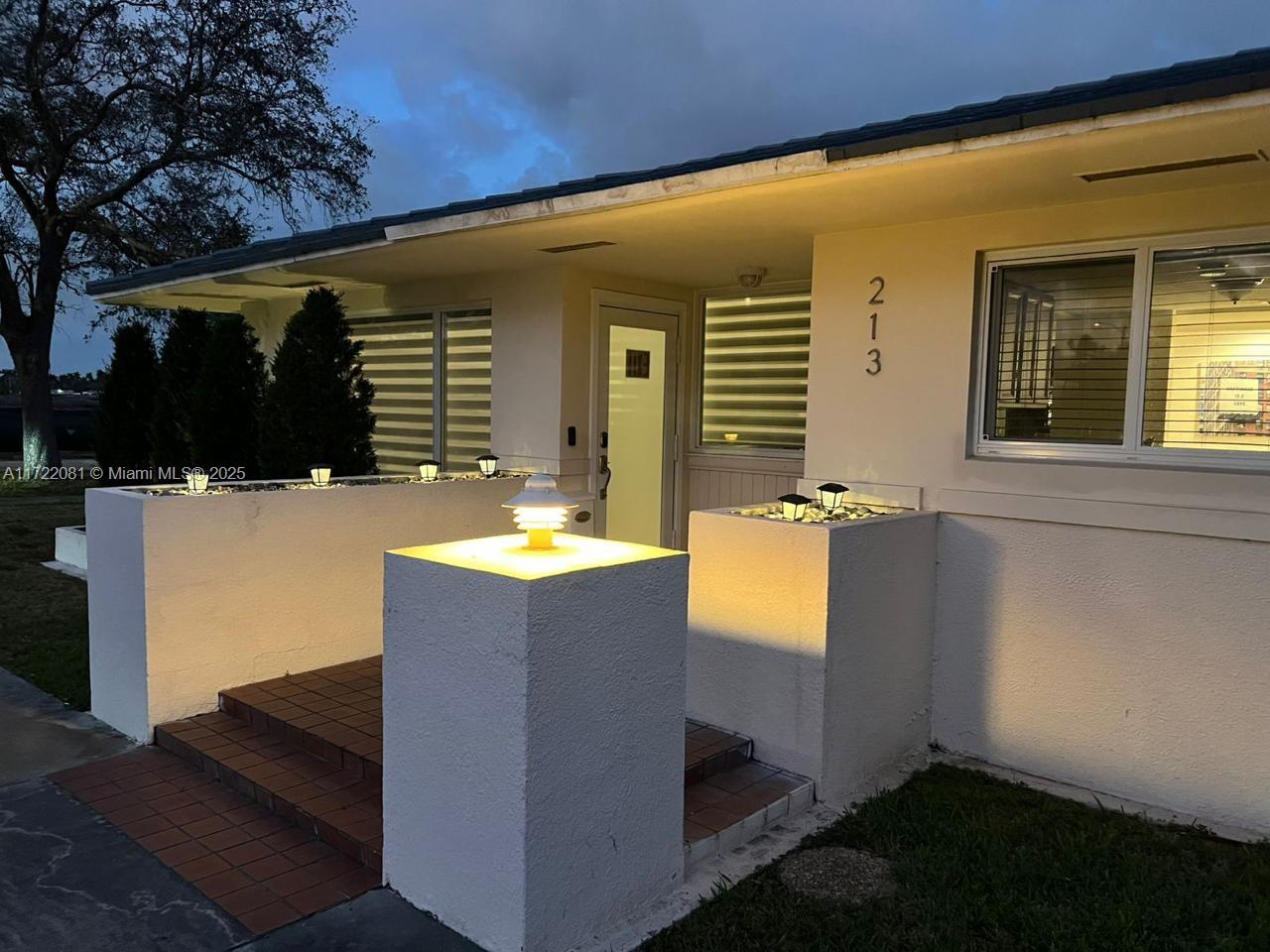 213 N 15th Ave, Hollywood, Broward County, Florida - 3 Bedrooms  
2 Bathrooms - 