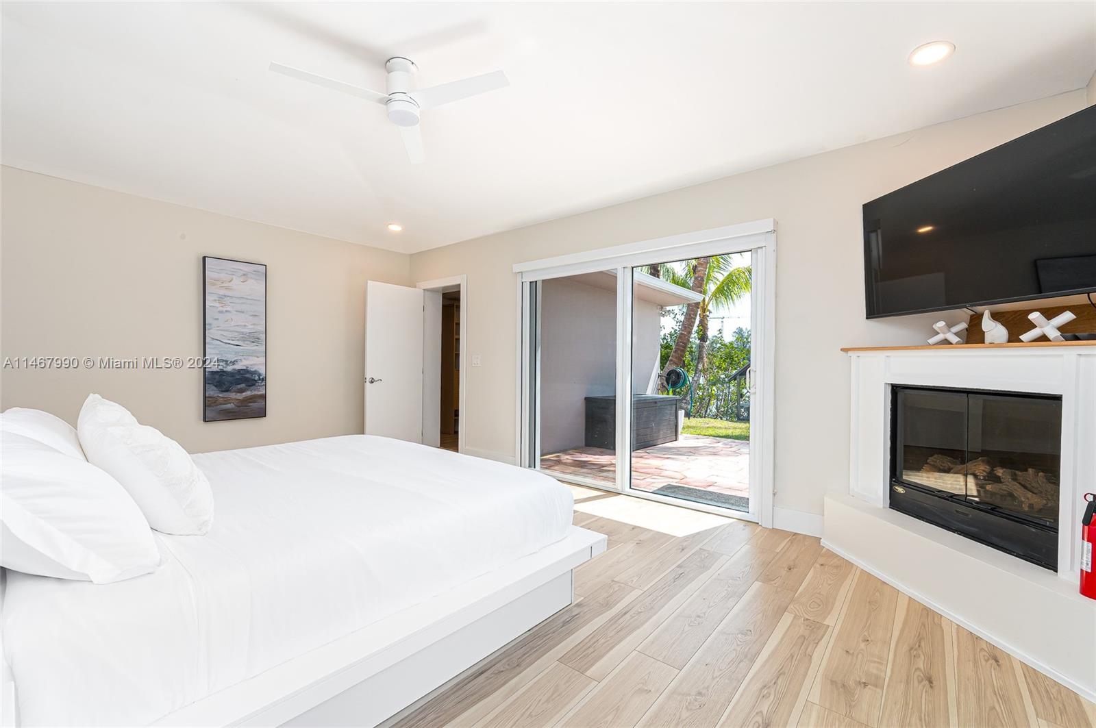 ENCHANTED LAKE - Residential Lease