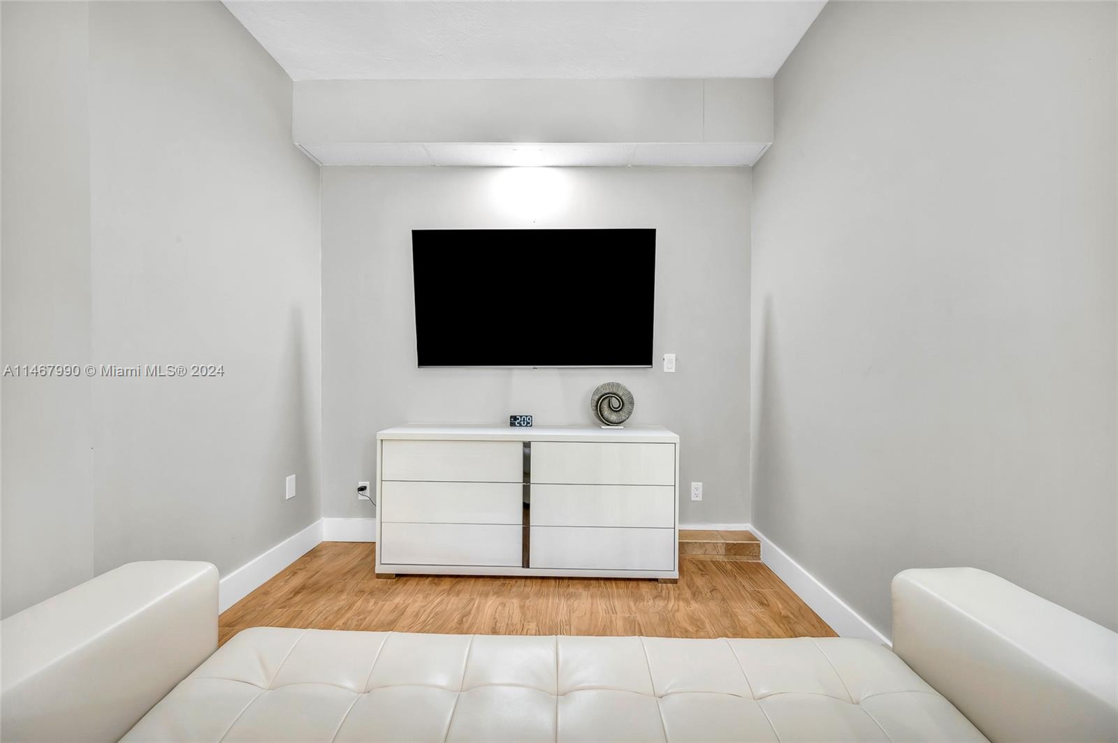 ENCHANTED LAKE - Residential Lease