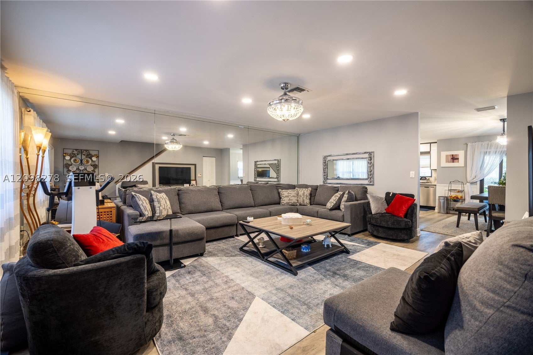 898 NW 47th St