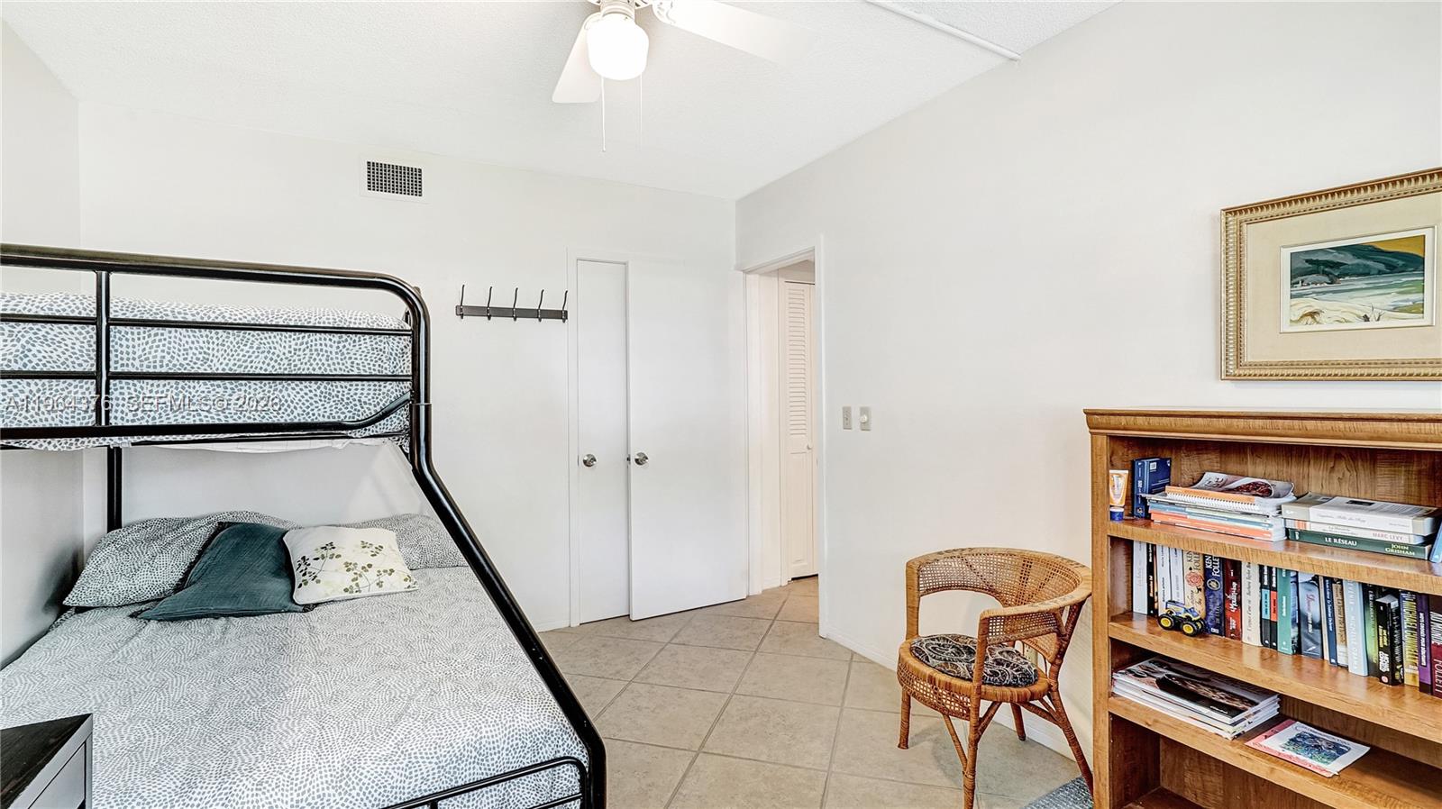 HILLCREST COUNTRY CLUB AP - Residential