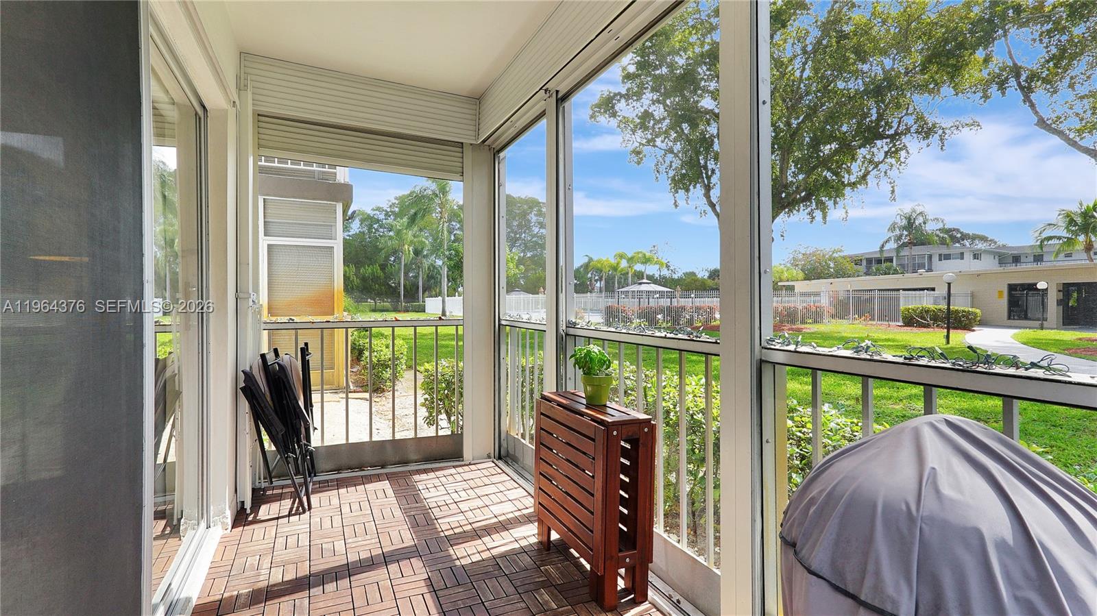 HILLCREST COUNTRY CLUB AP - Residential