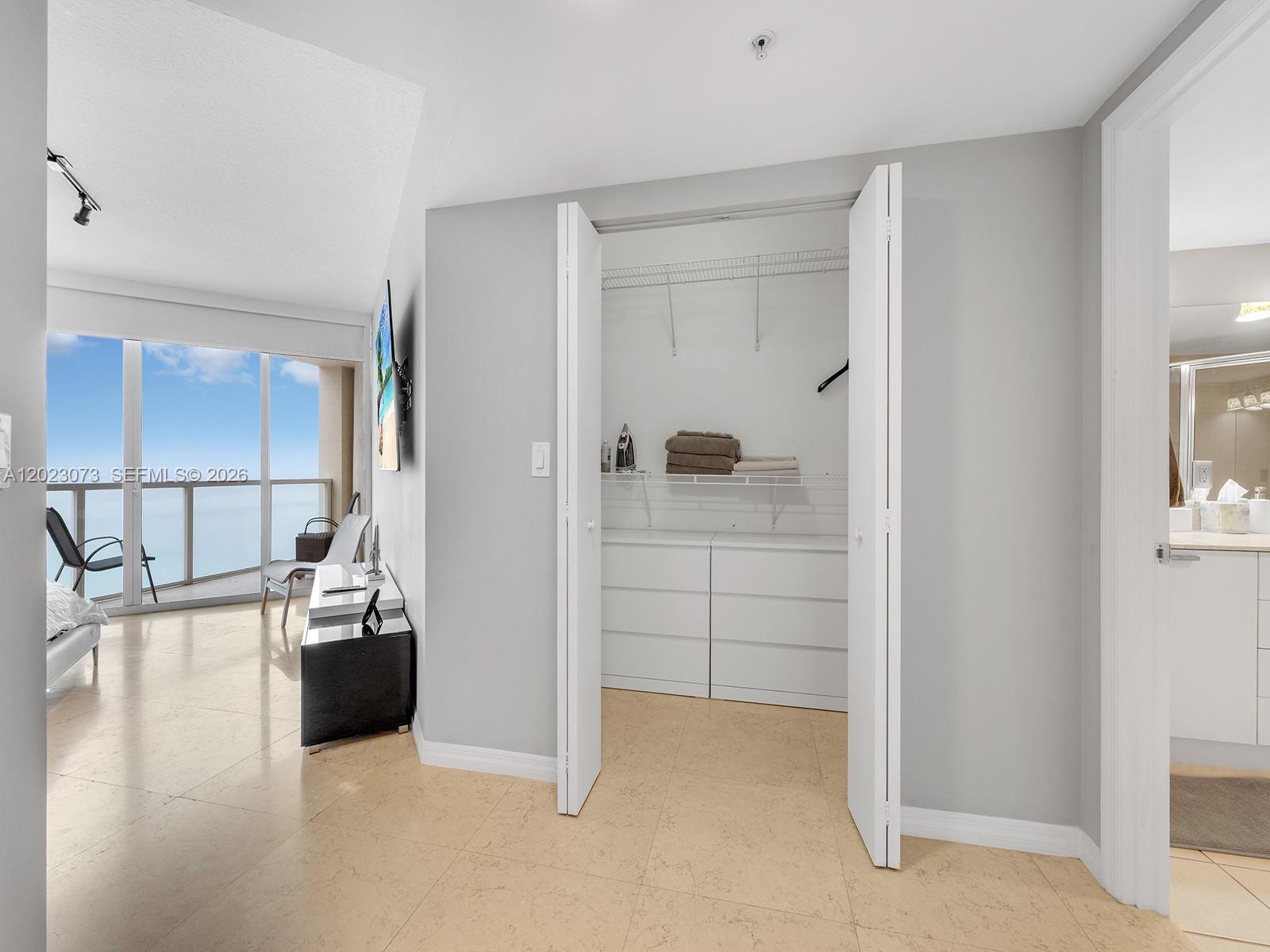 LA PERLA CONDO - Residential