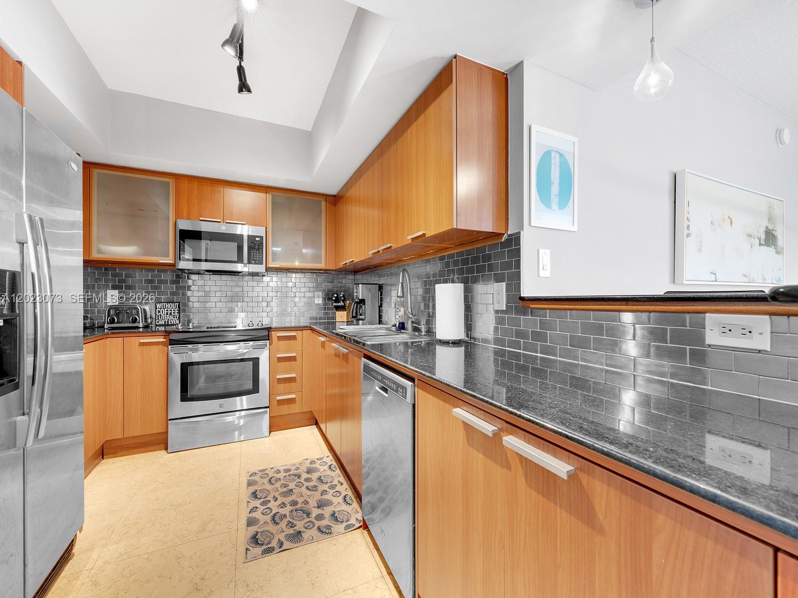 LA PERLA CONDO - Residential