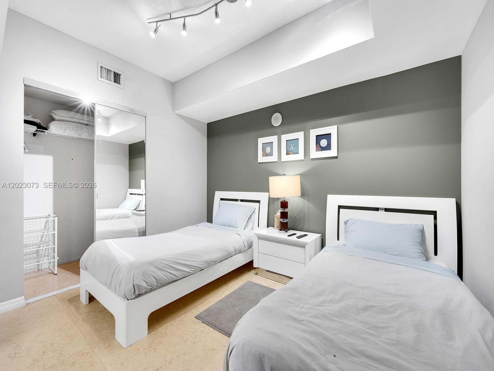 LA PERLA CONDO - Residential